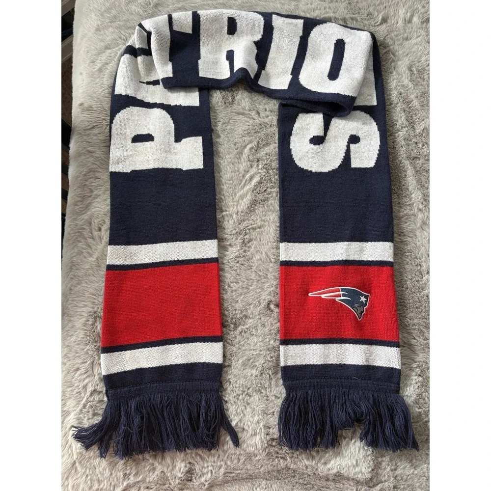 NFL Team Apparel winter scarf new england patriots logo